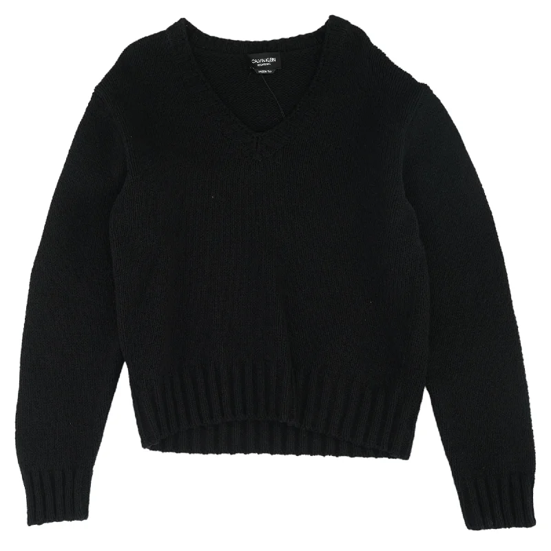 Men's Sweaters with Flat-Front DesignsBlack Solid V-Neck Sweater