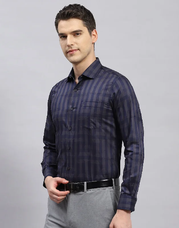 Men's Checkered Shirts for a Retro FeelMen Grey Check Collar Full Sleeve Shirt