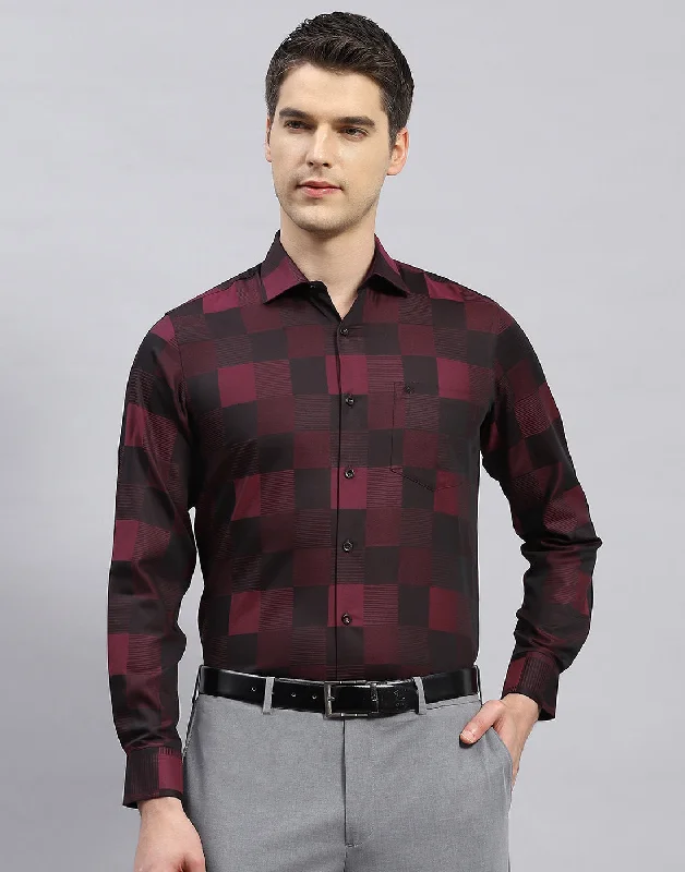 Men's Oxford Shirts for a Preppy StyleMen Maroon Check Collar Full Sleeve Shirt