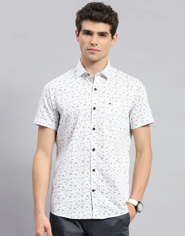 Casual Men's Button-Down ShirtsMen Off White Printed Collar Neck Half Sleeve Shirt