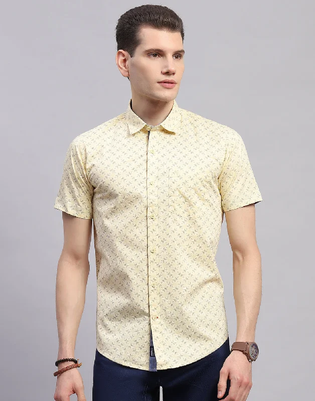 Men's Skinny-Fit Shirts for a Trendy LookMen Yellow Printed Collar Half Sleeve Shirt